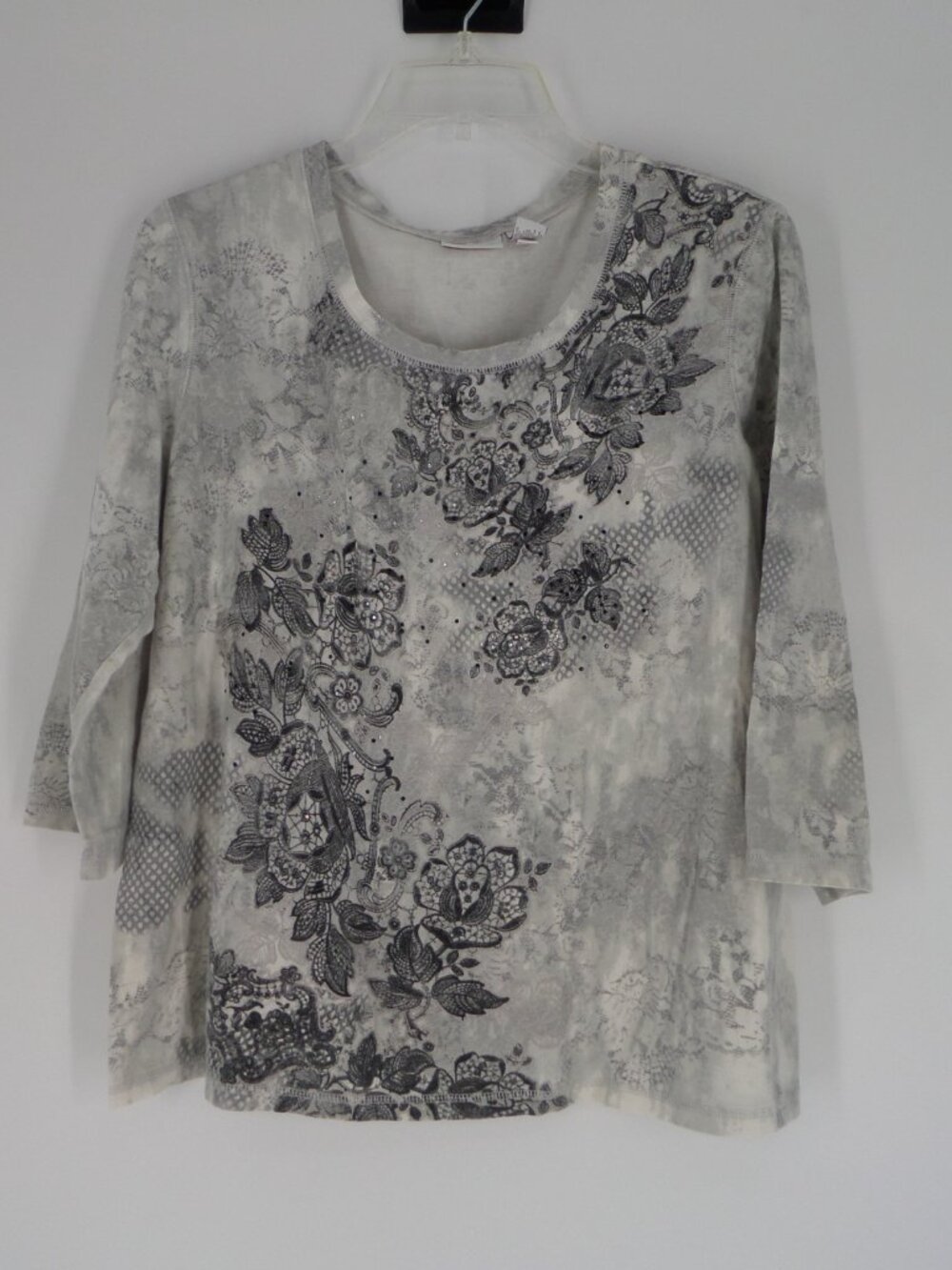 Chico's Weekends Woman's  3/4 Sleeve Multi Color Paisley  Print Top Size 2 US L